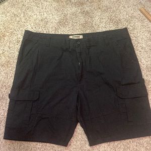 Men’s size 42 Wrangle authenticate shorts in black